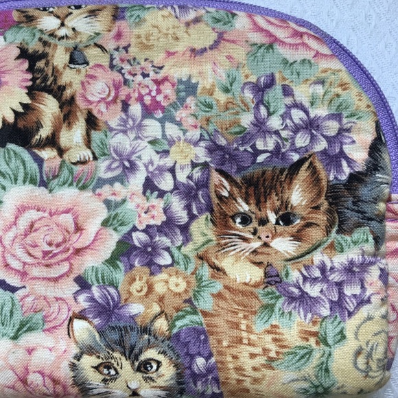 Vintage Ted Lapidus “kitty cat” makeup bag! 🐈 - Picture 2 of 6